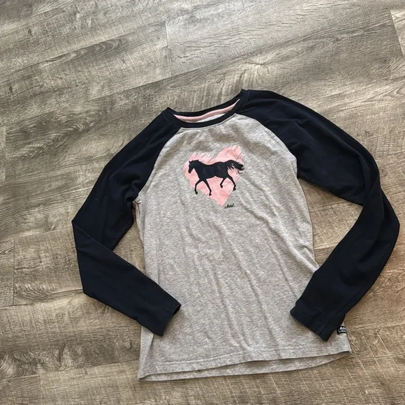 Ariat long sleeved T-shirt. - Picture 2 of 6